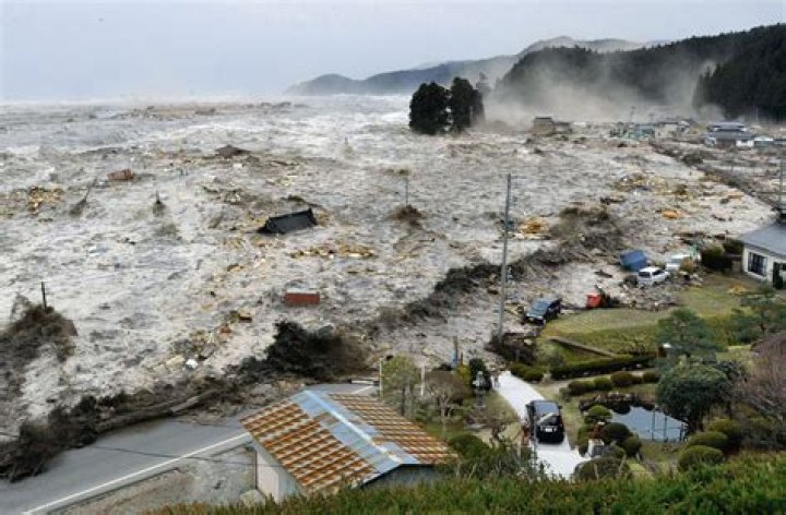 Can a tsunami hit Portugal?