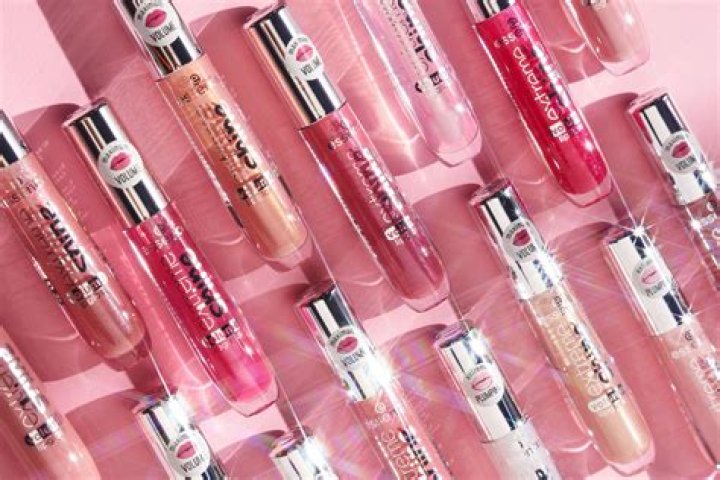 Can I take lipgloss on a plane?