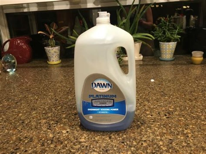 Can I use Dawn to clean kitchen cabinets?