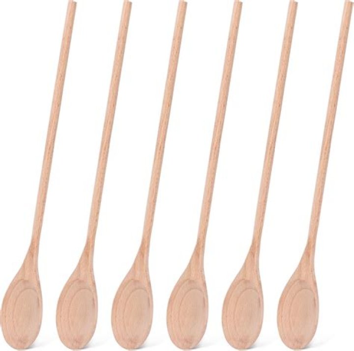 Can you use a wooden spoon to stir pasta?