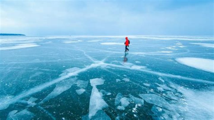 Can you walk on 3 inches of ice?