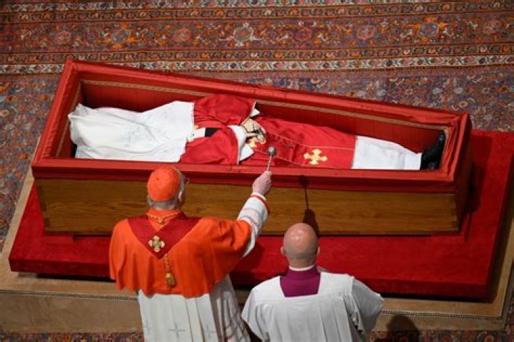 Do Pope and Kie hook up?