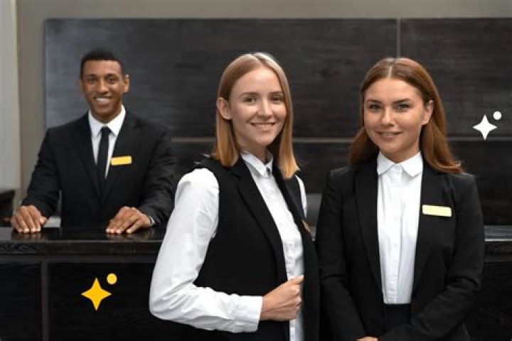 How much do hotel staff earn in Dubai?