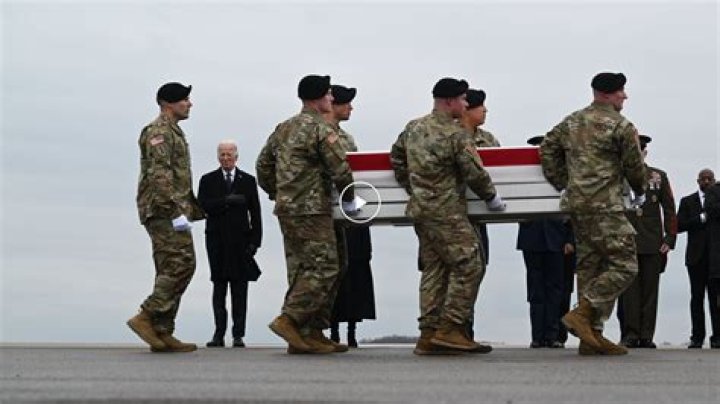 How much does a family get if a soldier gets killed in combat?