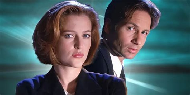 How old was Scully in season 1?
