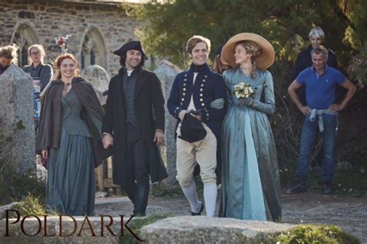 Is Elizabeth poldark pregnant with Ross child?