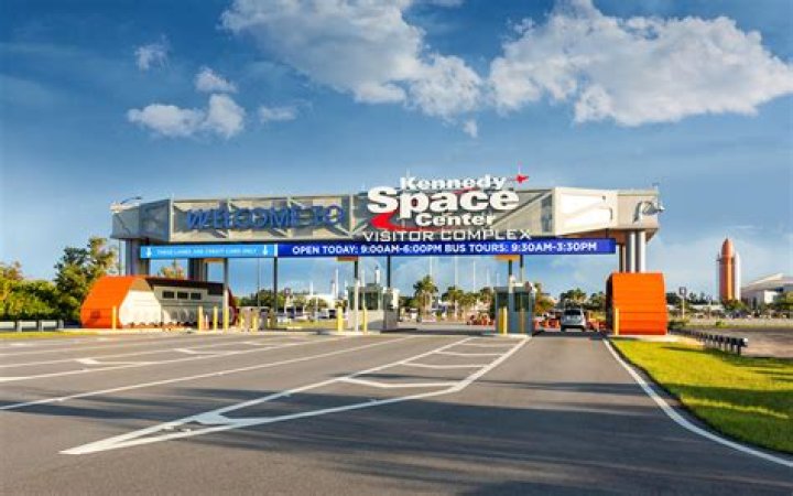What can you see for free at Kennedy Space Center?
