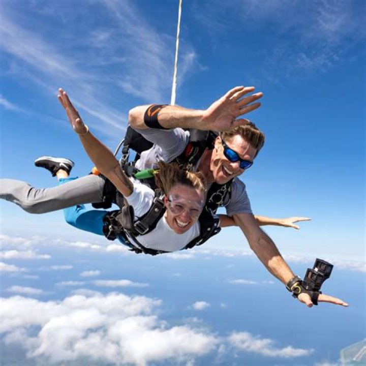 What do you wear skydiving in 70 degrees?