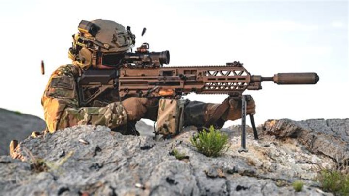 What fighting style does the army use?