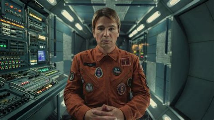 What happened at the end of Black Mirror Season 1 episode 2?