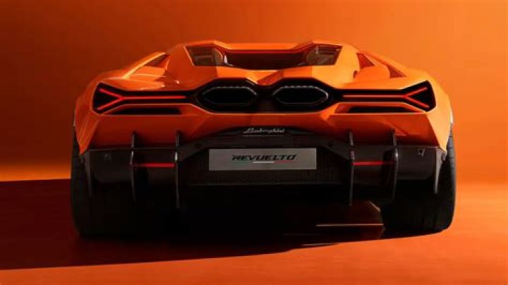 What is the price of Lamborghini in Pakistan?
