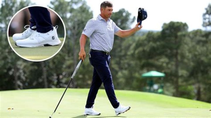 What wedges does Bryson DeChambeau use?