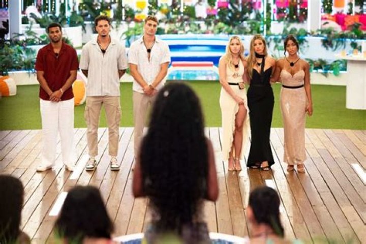 Who was Biggs with in Love Island?